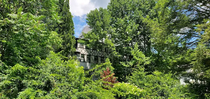 Luxor Manor 1