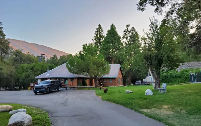 Seven Oaks Lodge 4