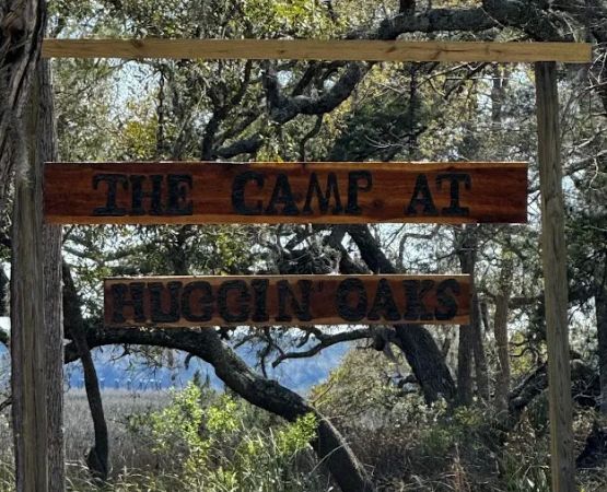 Huggin Oaks