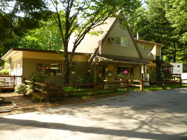 Cascade Locks / Portland East KOA Holiday 0