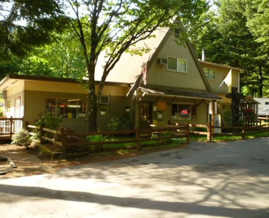 Cascade Locks / Portland East KOA Holiday