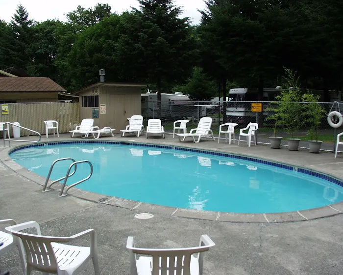 Cascade Locks / Portland East KOA Holiday 9