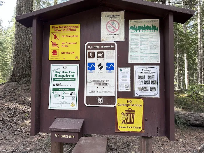 Campground: Crest Camp/Trailhead 8