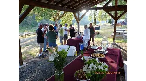 Umpqua Riverfront RV Park & Boat Ramp 1