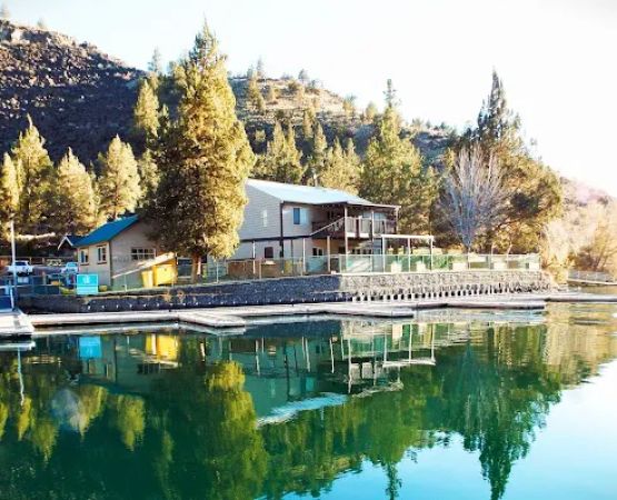 Pelton Park Store & Marina On Lake Simtustus