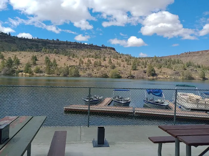 Pelton Park Store & Marina On Lake Simtustus 5