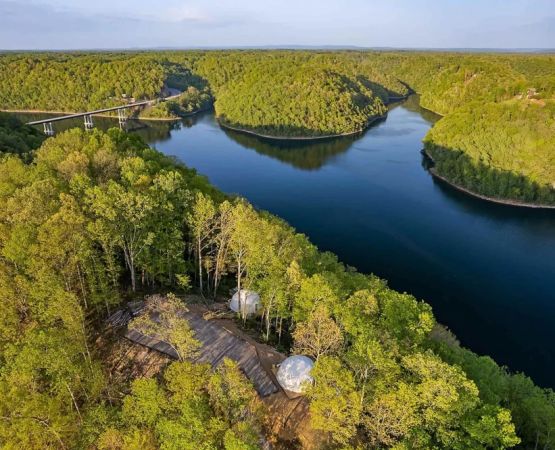Adventure-Filled Camping by Crystal-Clear Lakes: Your Ultimate Outdoor Escape