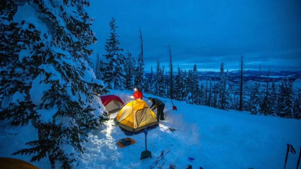 What to Bring for a Winter Camping Adventure – Essential Gear and Tips