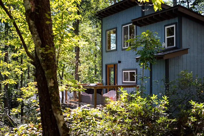 Emberglow Outdoor Resort 3