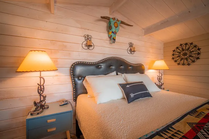 Mel's Place cabin & camp 2