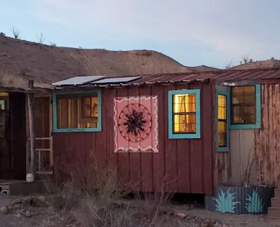 Mel's Place cabin & camp