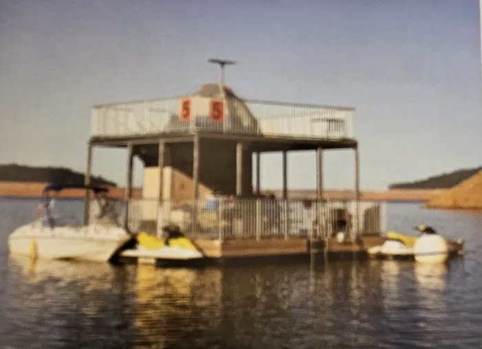 Lake Oroville's Floating Campsites 0