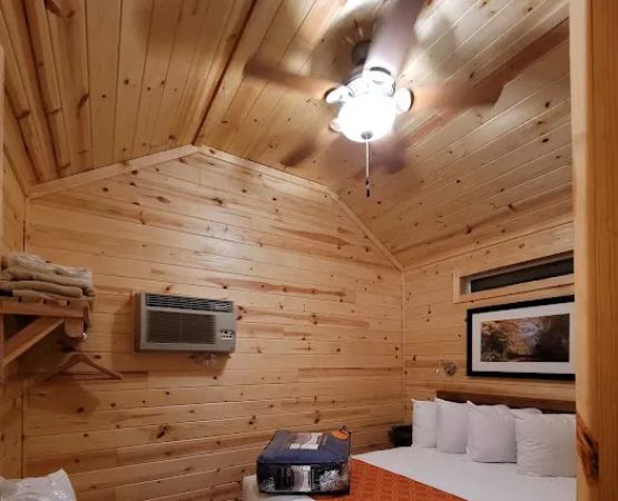 Angola / Hogback Lake KOA Holiday