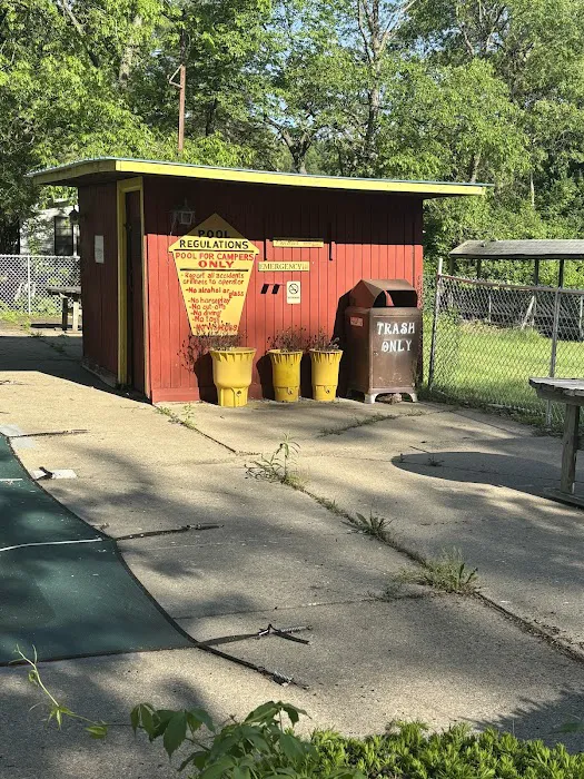 Yellow Lantern Kamp Grounds 1