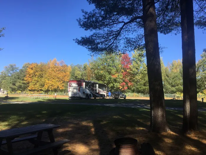 Kampfires Campground, Inn & Entertainment 0