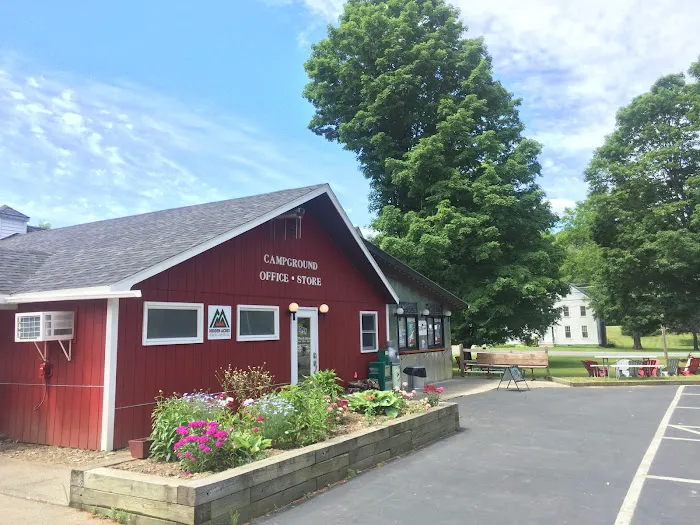 Kampfires Campground, Inn & Entertainment 2