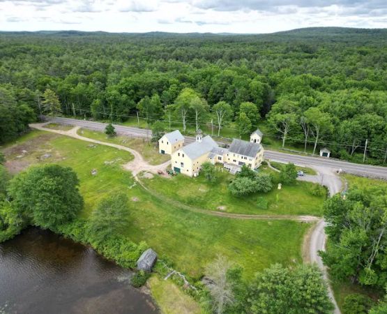 Ayers Lake Farm Campground & Cottages