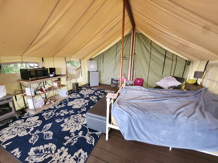 Keen Lake Camping Cottage Resort 0