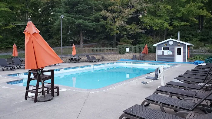 Keen Lake Camping Cottage Resort 2