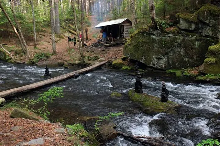 Rainbow Stream Lean-to 0