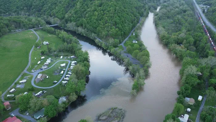 RIVERBANK CAMPGROUND AND COTTAGE RENTAL 3