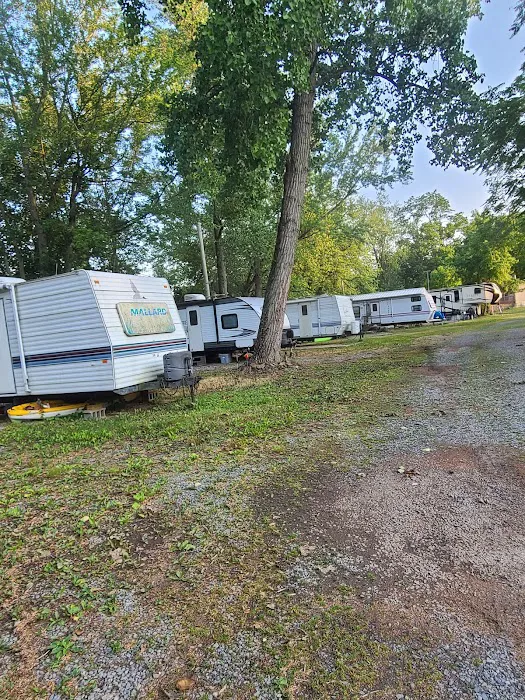Wray's Riverfront Campground 5