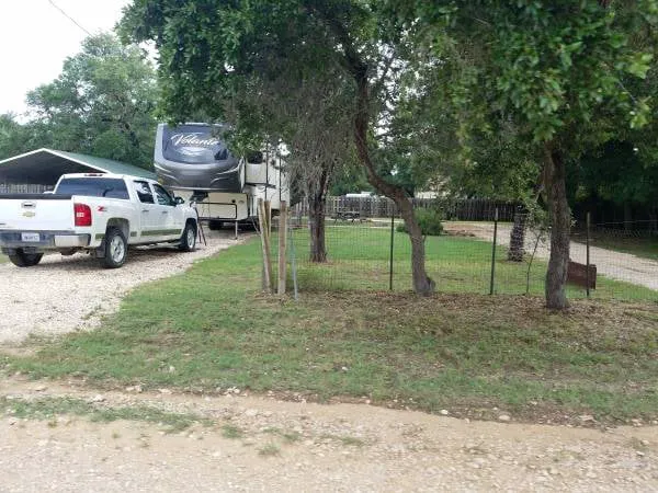 Medina River Rv Park and Camping 3