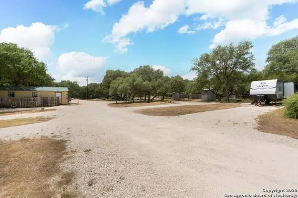 Medina River Rv Park and Camping 9
