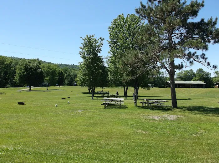 Crazy Acres Campground at Beaver Spring Lake 6