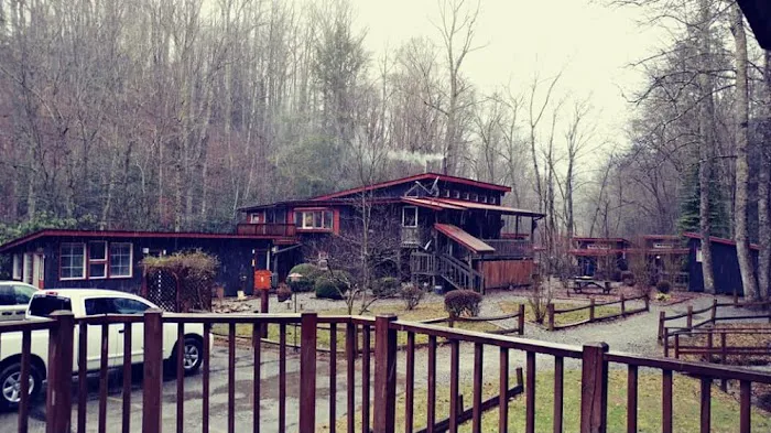 Laurel Falls Lodge & Campground 0