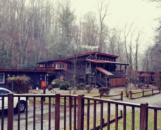Laurel Falls Lodge & Campground