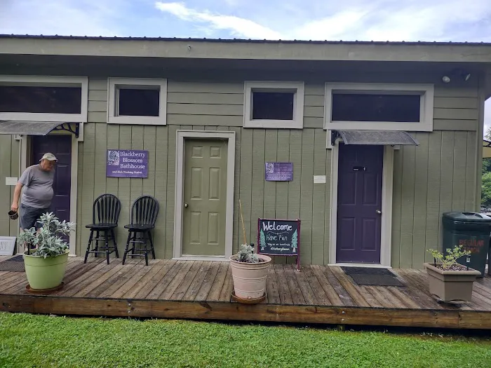 Blackberry Blossom Farm, Tent Campground, Suites 6