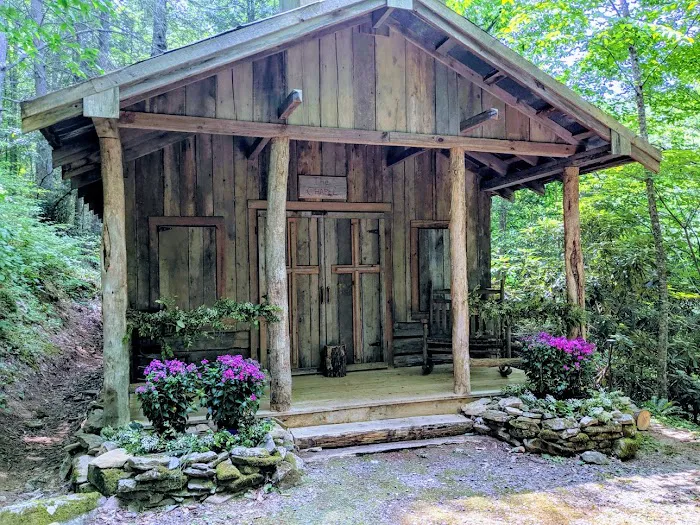Hawthorn Haven Cabins & Chapel 3