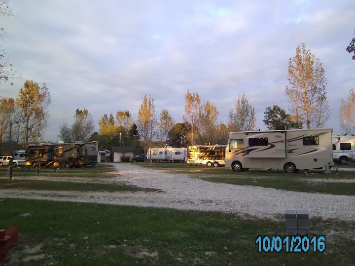 Lamplight Lane RV Resort at Glen Oaks 1