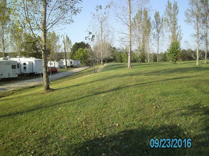 Lamplight Lane RV Resort at Glen Oaks 4