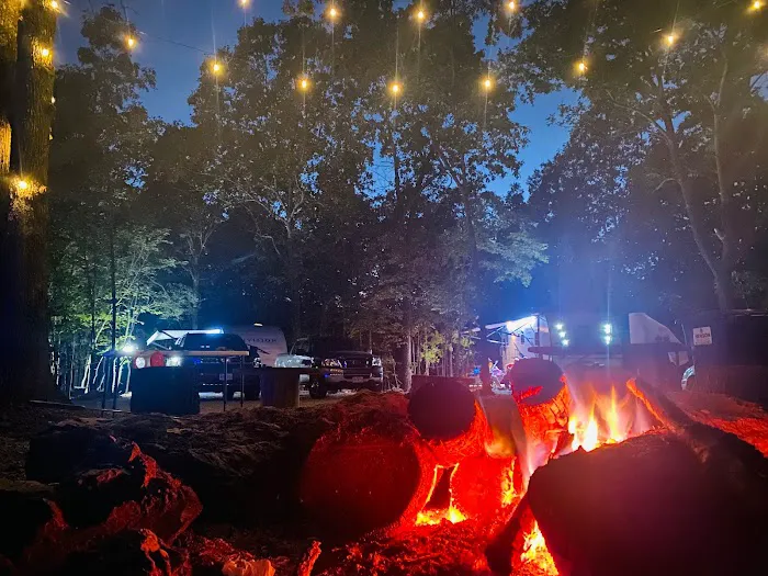 2 Broke Girls Campground 0