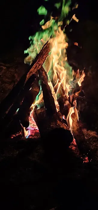 2 Broke Girls Campground 7