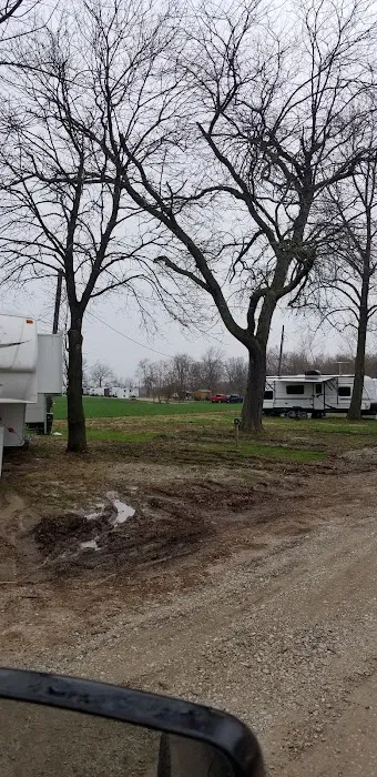 Town & Country Lakes 4