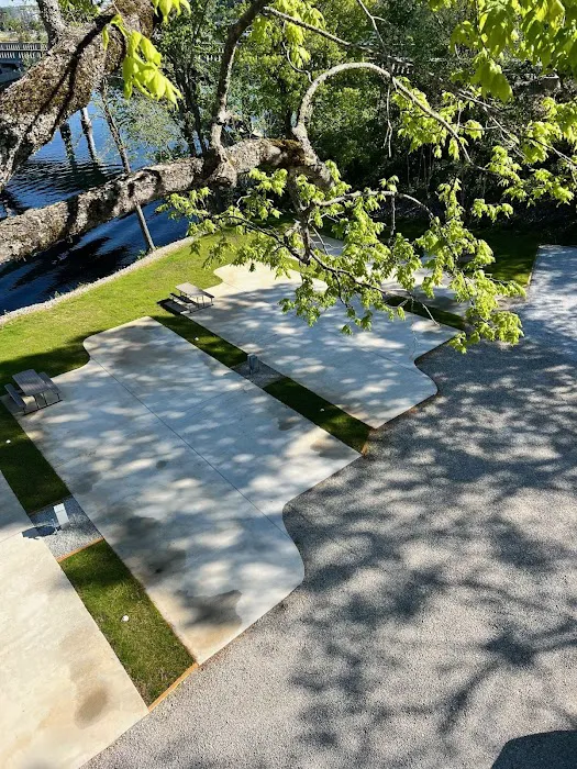 Lakeshore RV Park 3
