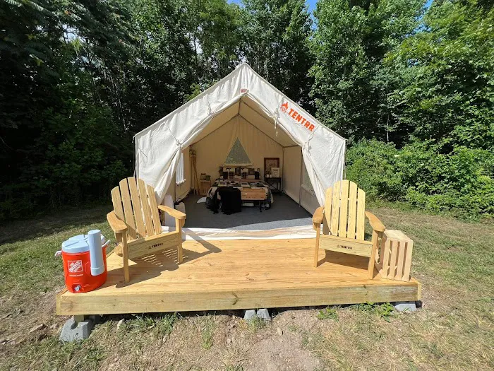 Camping at Defenders Retreat 0