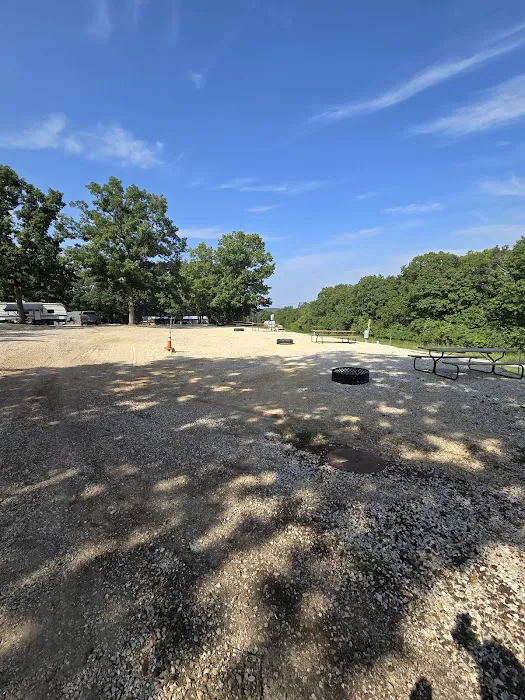 Clapping Oaks Campground and Lodging 7