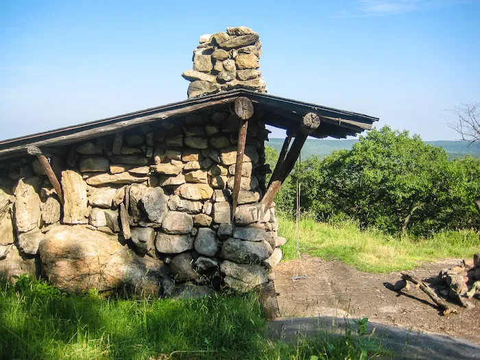 Tom Jones Shelter 8