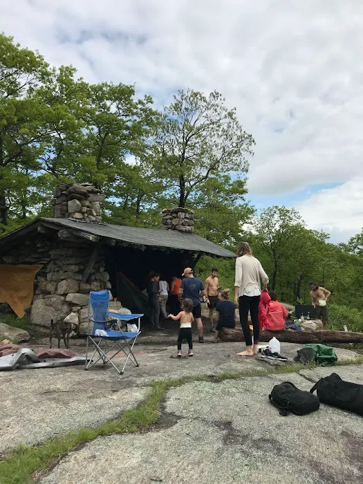 Dutch Doctor Shelter 1