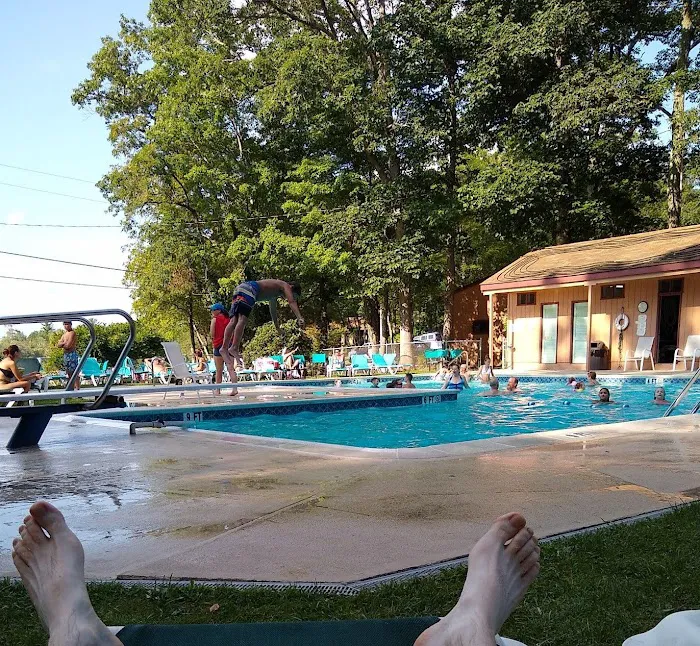 Otter Lake Camp-Resort 9