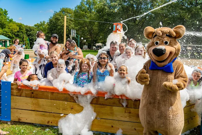 Yogi Bear's Jellystone Park 7