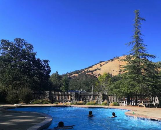 American River Resort