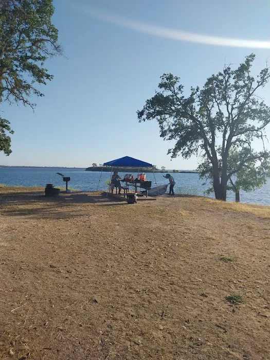 Camanche Lake Blue Oaks Campground (This Way) 3