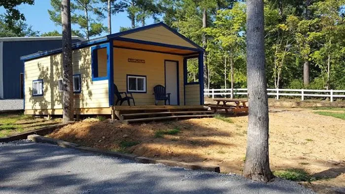 Lakeshore Cabins & RV 6