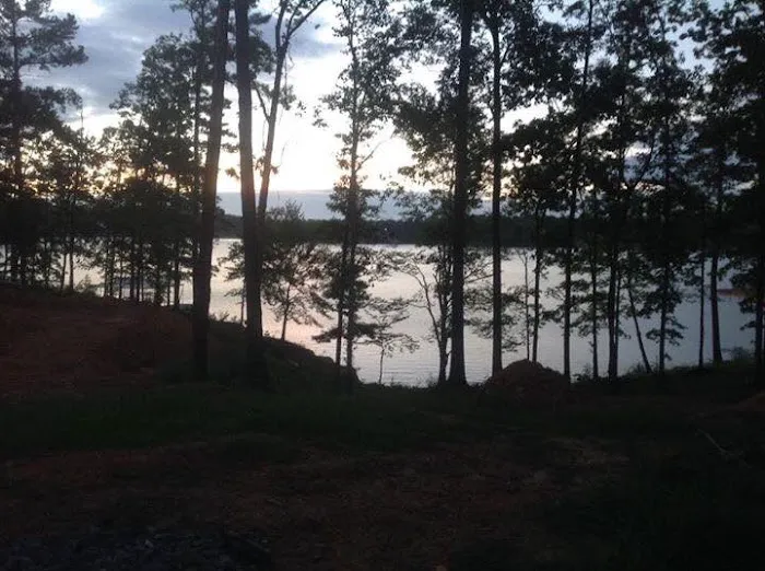 Lakeshore Cabins & RV 7