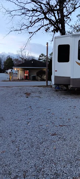 Travel L Campground 0